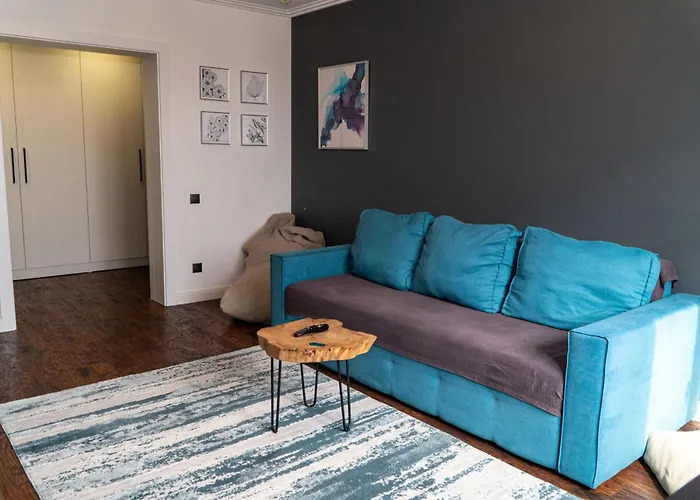 Elegant And Cozy 3Br Apartment